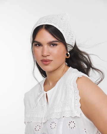 White Collar Detail Broderie Top
