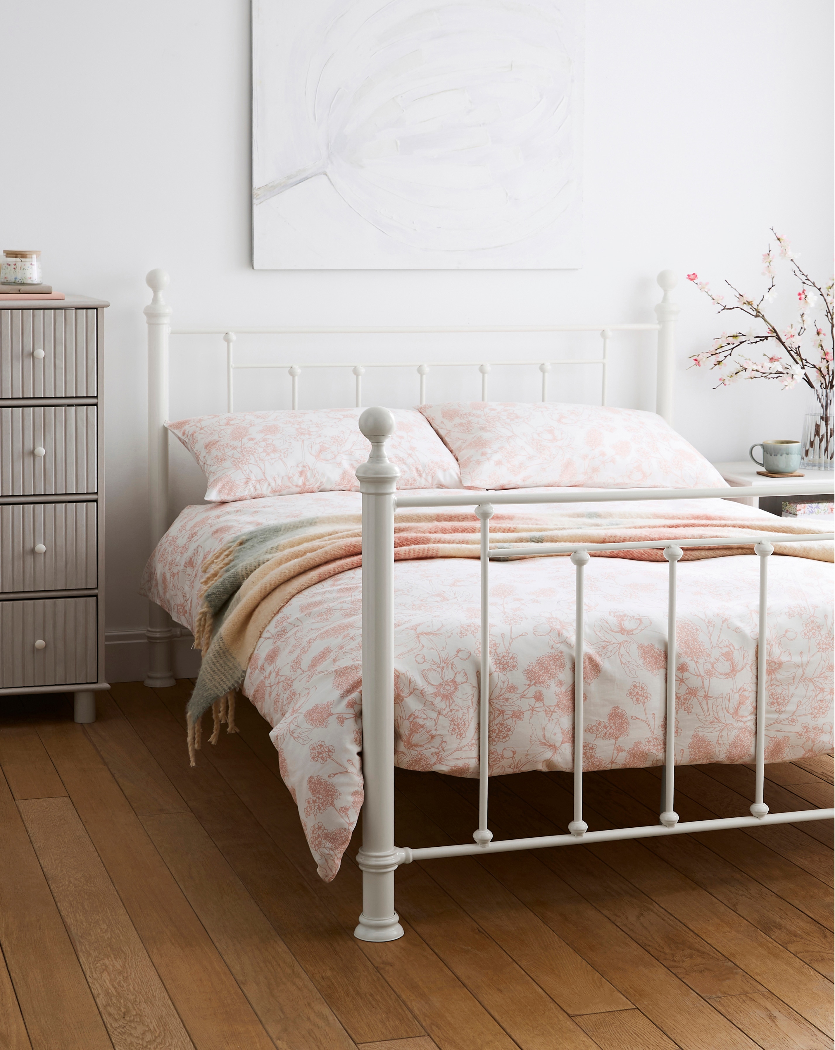 Julipa Lucie Metal Bed