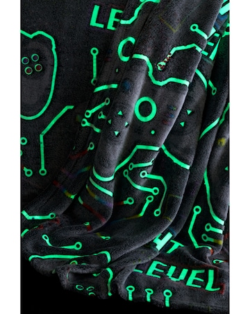 Catherine Lansfield Game Over Glow in the Dark Fleece Cosy Fleece Blanket Throw