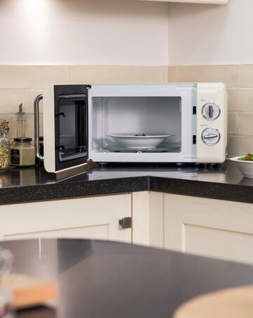 Russell Hobbs RHRETMM705C 17Litre Retro Manual Microwave - Cream