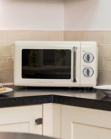 Russell Hobbs RHRETMM705C 17Litre Retro Manual Microwave - Cream