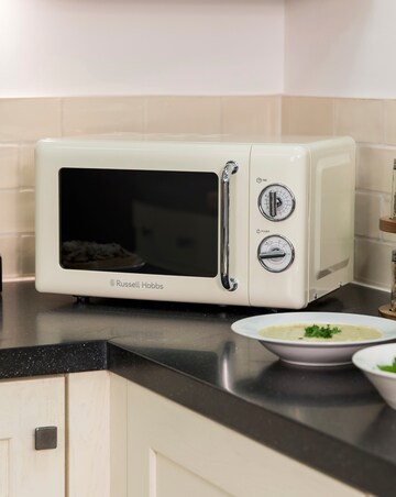 Russell Hobbs RHRETMM705C 17Litre Retro Manual Microwave - Cream