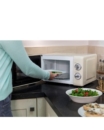 Russell Hobbs RHRETMM705C 17Litre Retro Manual Microwave - Cream