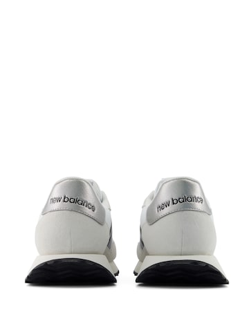 New Balance 237 Trainers