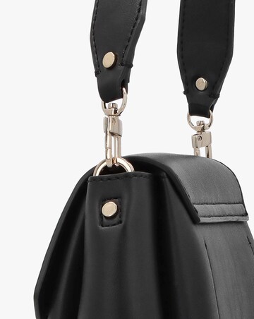 Guess Sora Girlfriend Black Shoulder Bag