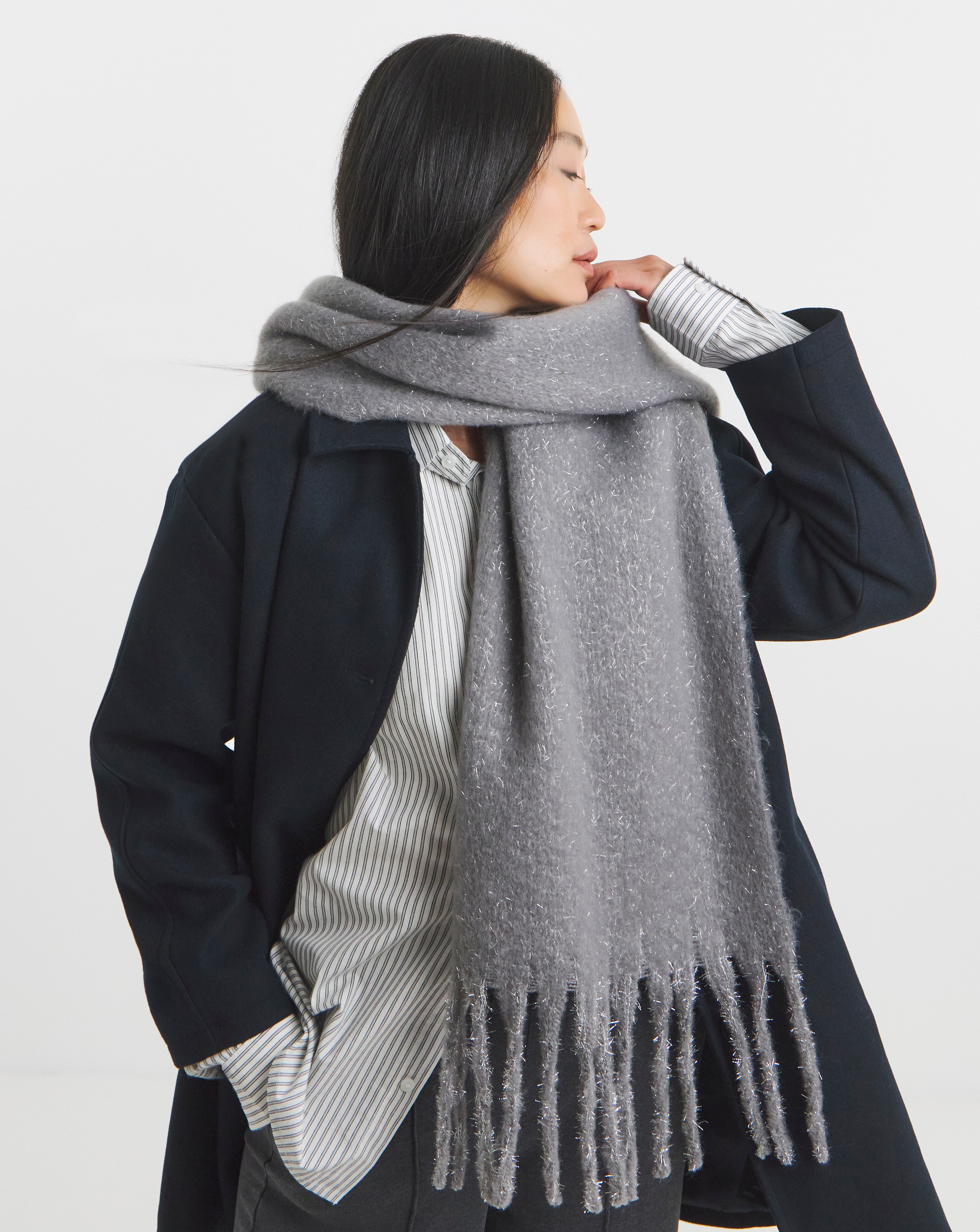 Lurex Fluffy Blanket Scarf