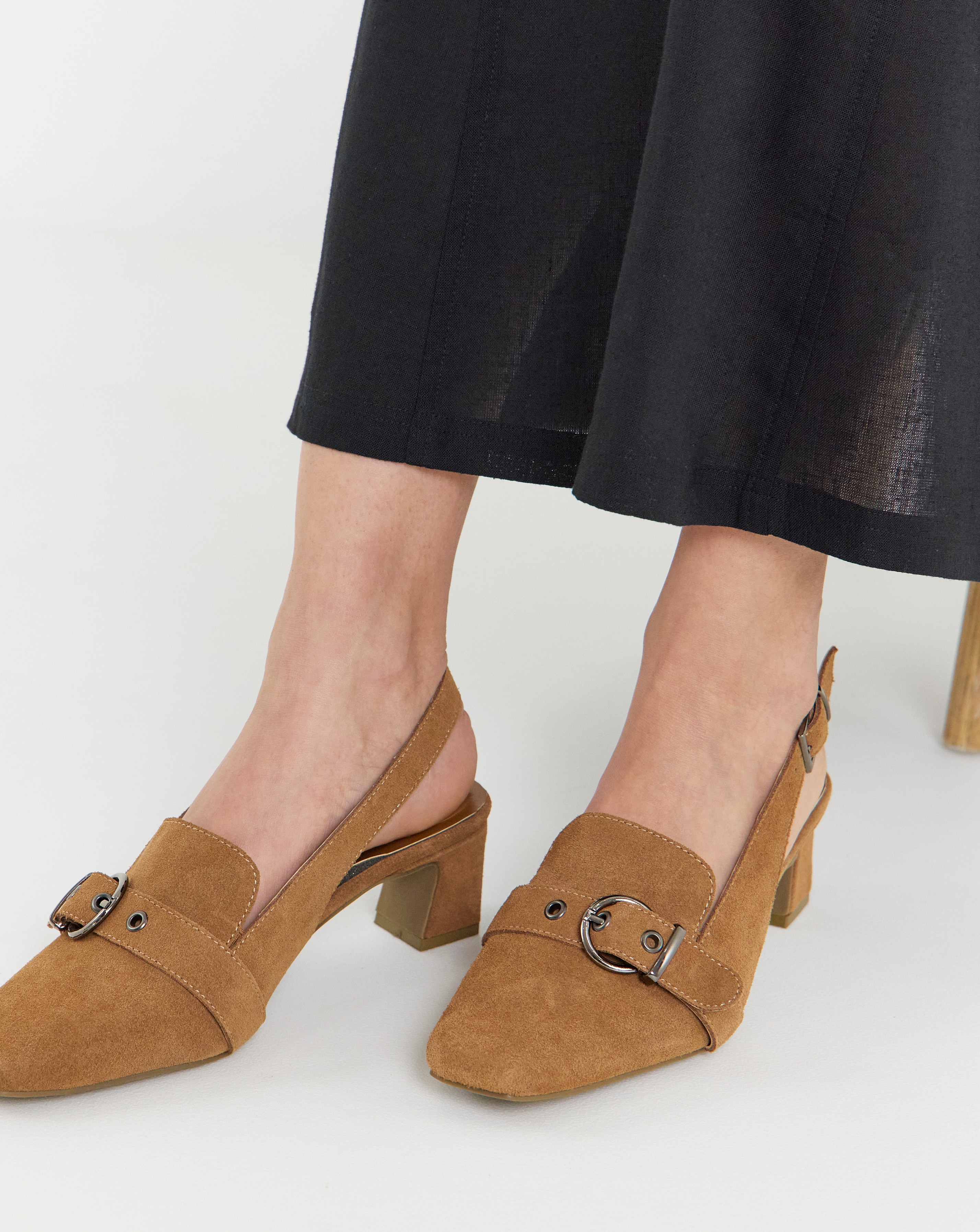 New In - Buckle Detail Suede Slingback Ex Wide