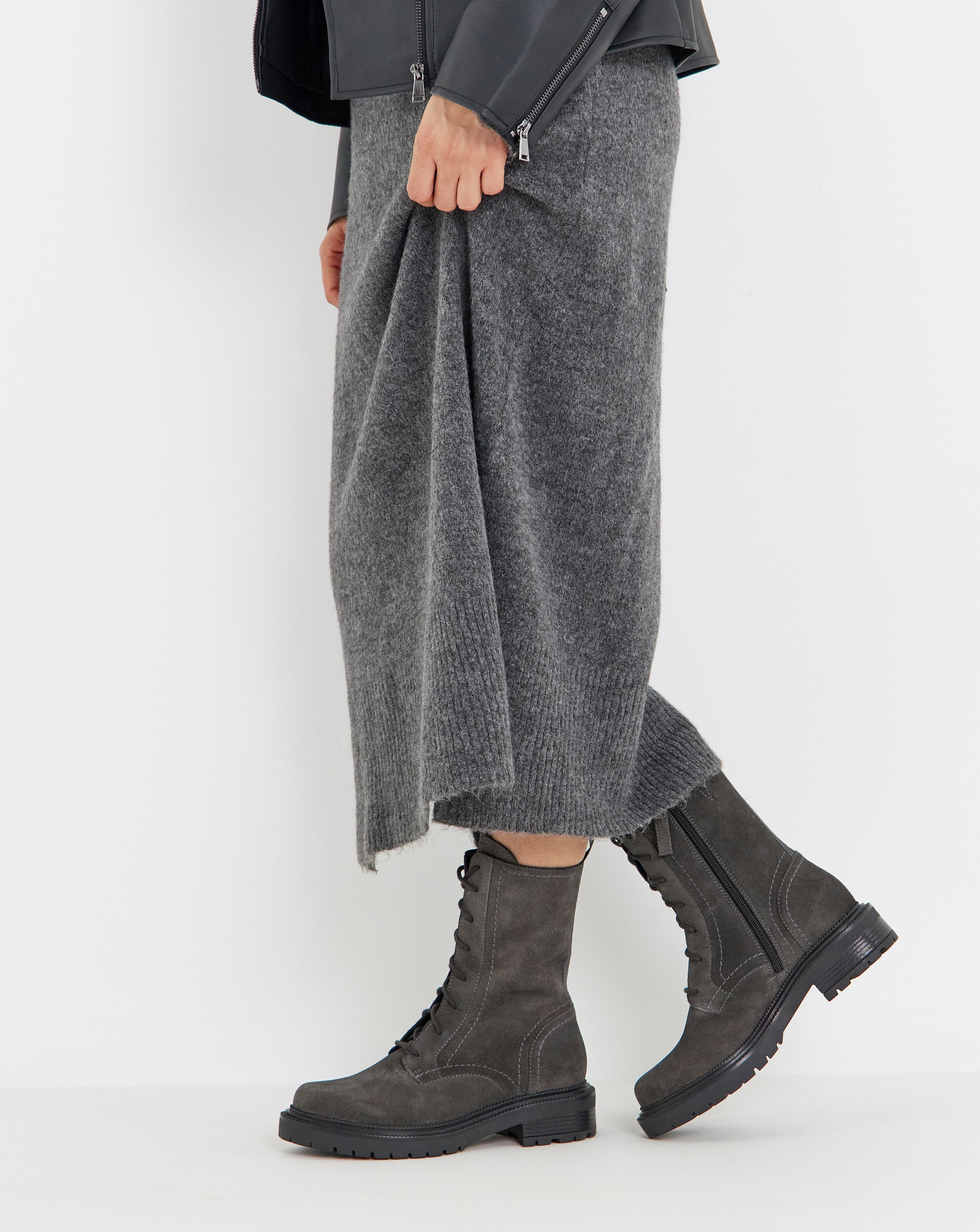 New In - Chunky Lace up Boots E Fit
