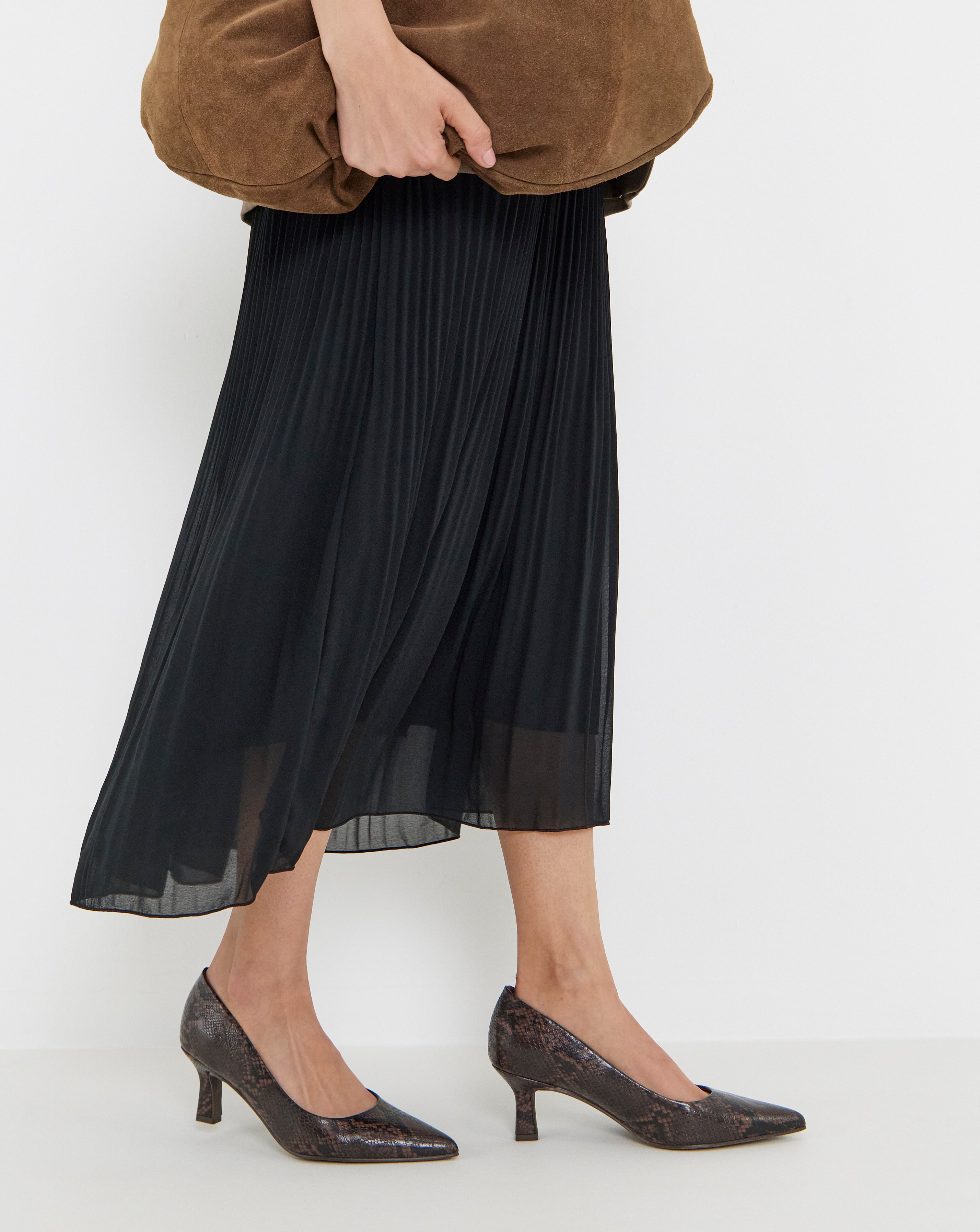 New In - Pointed Toe Kitten Heel Shoe Wide