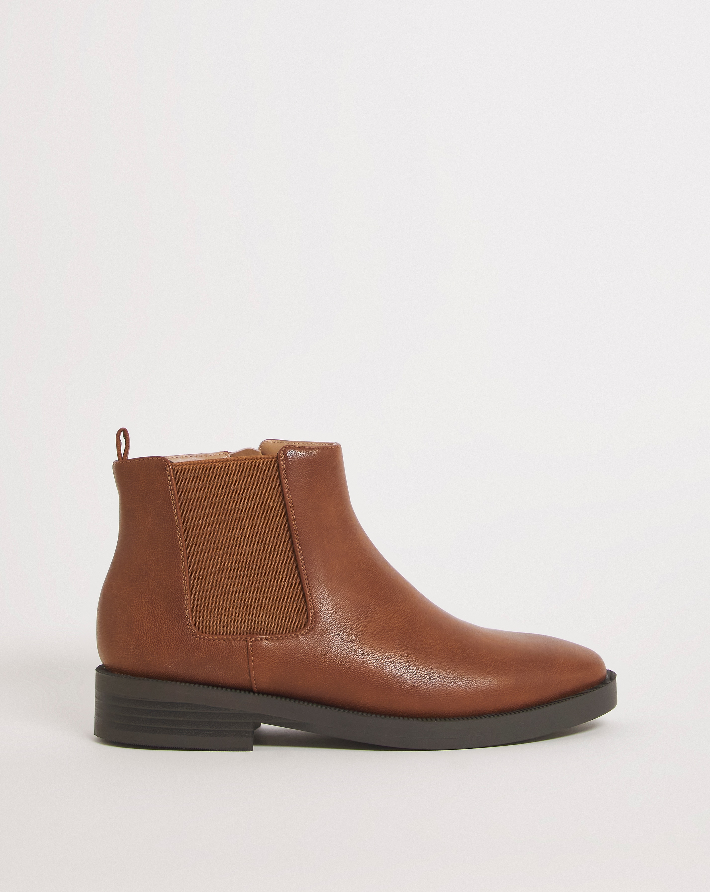 Chelsea Boot EEE Fit