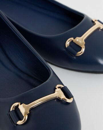 Tandra Classic Ballerina With Snaffle Trim - Wide Fit (E)