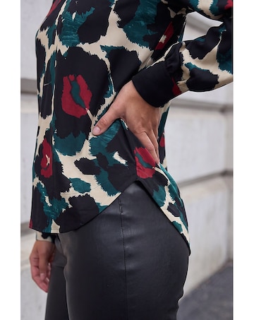 Roman Animal Print V-Neck Top