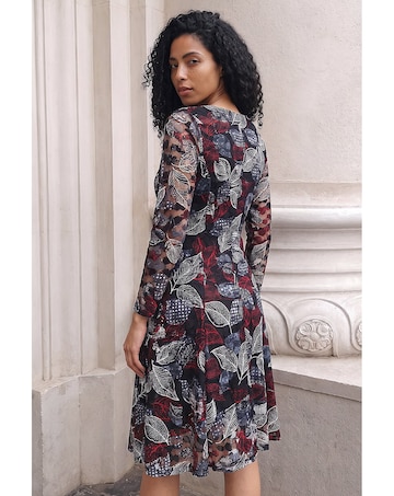 Roman Leaf Lace Stretch Dress