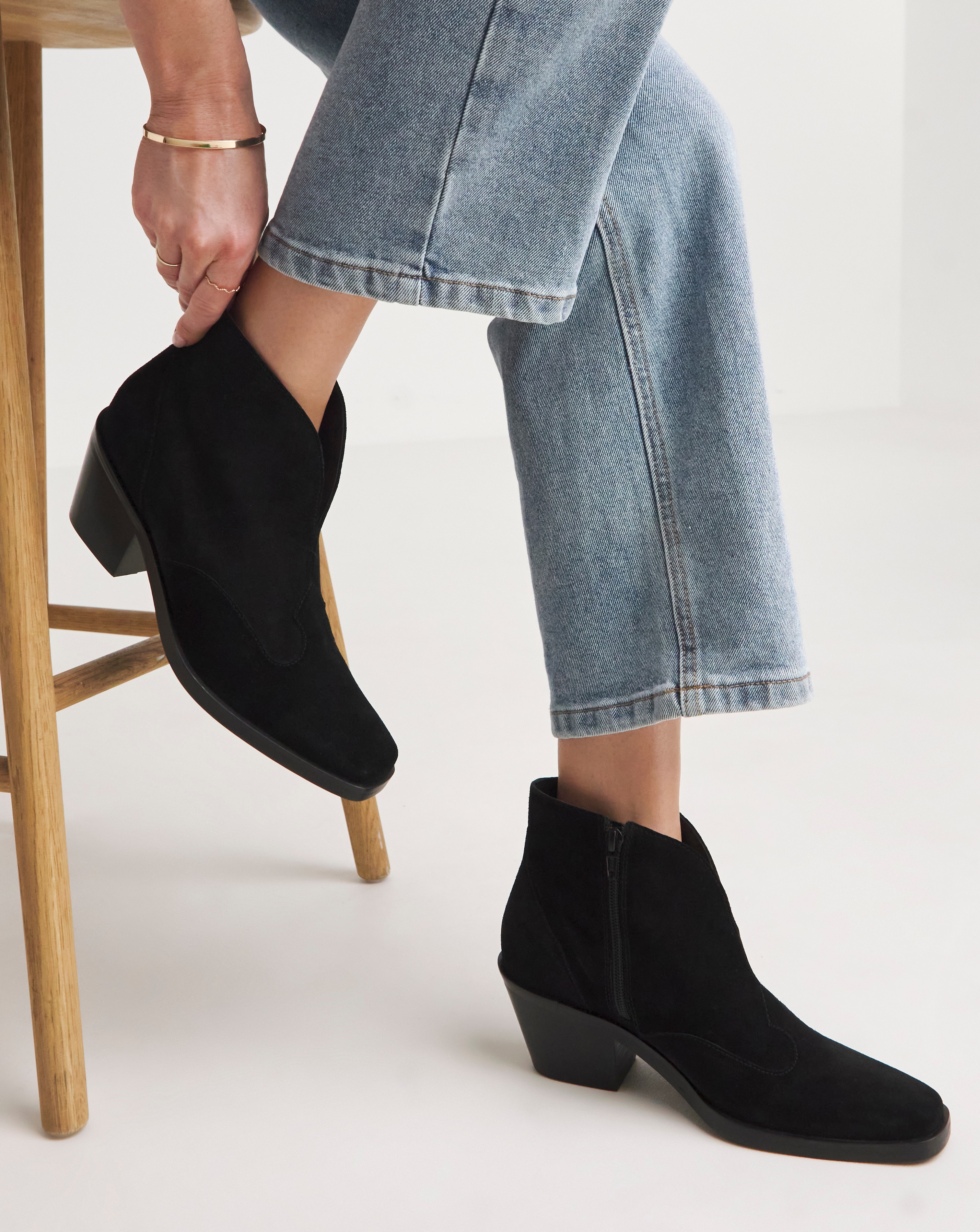 V Cut Western Ankle Boot Standard