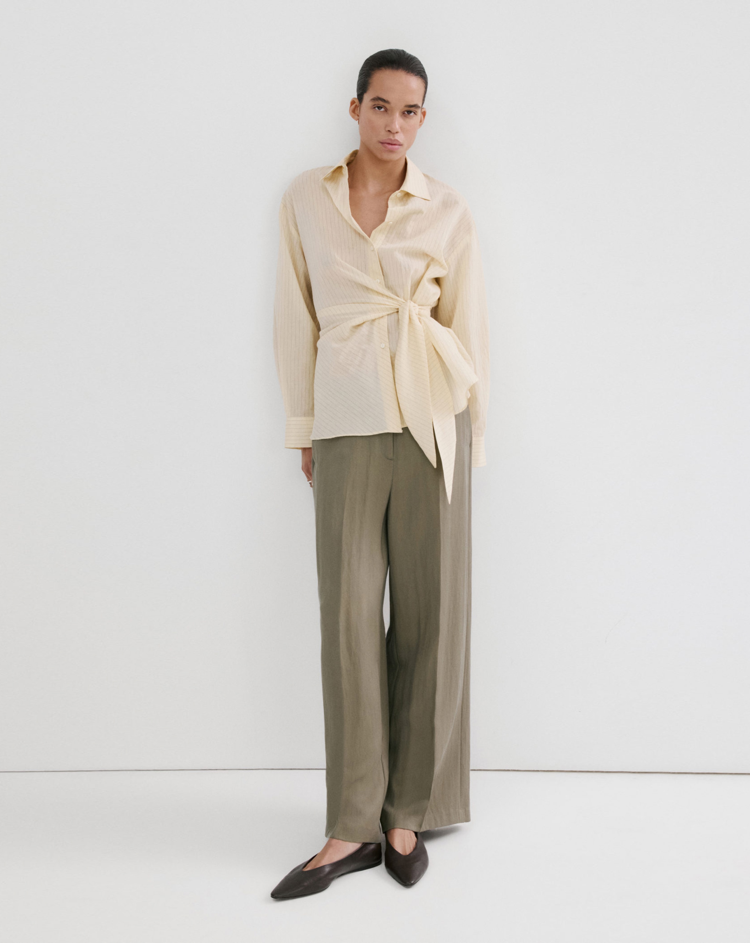 New In - Mango High-Waisted Lyocell Trousers