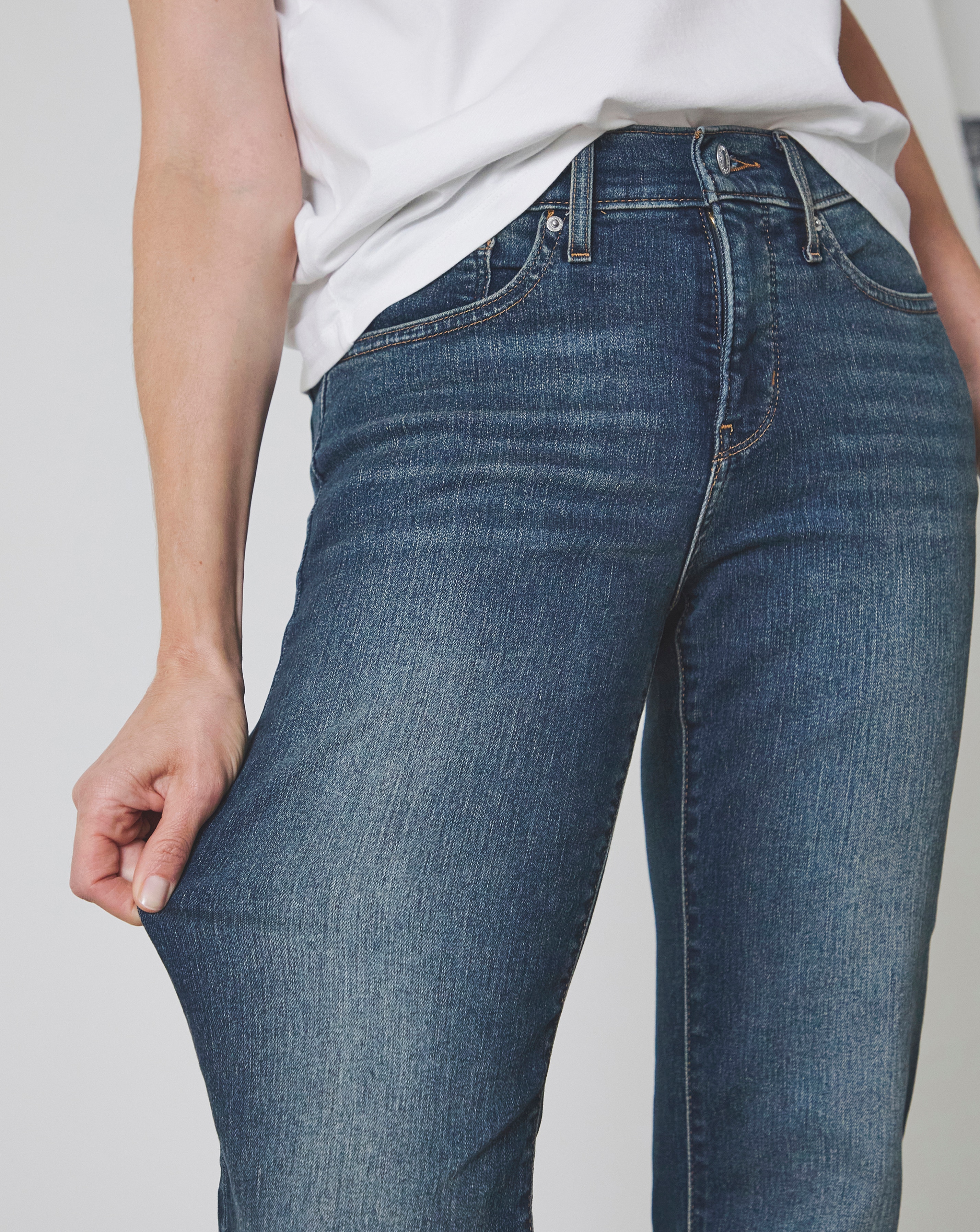 Levi's 314 Shaping Straight Jeans