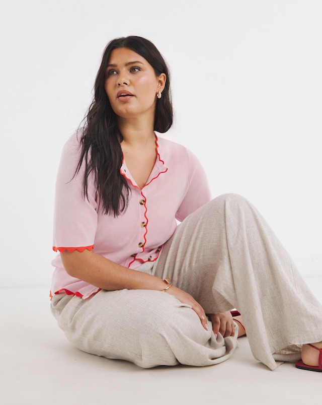Contrast Pink Scallop Detail Short Sleeve Cardigan