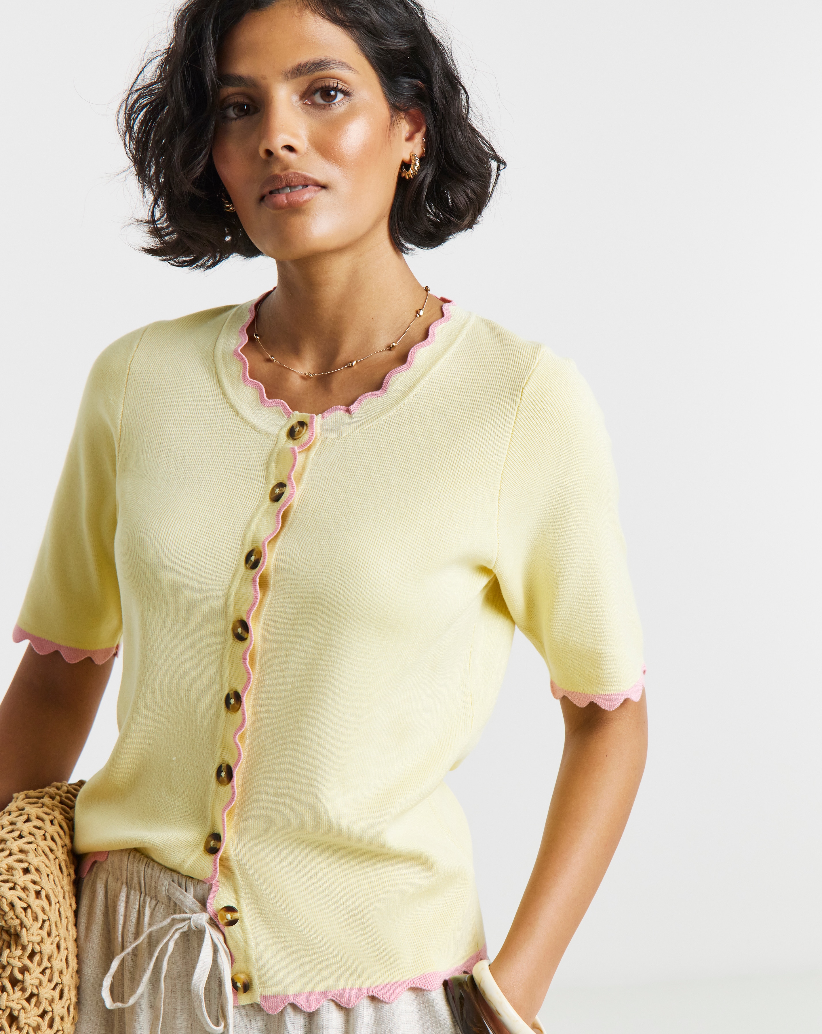 New In - Scallop Detail Short Sleeve Cardigan