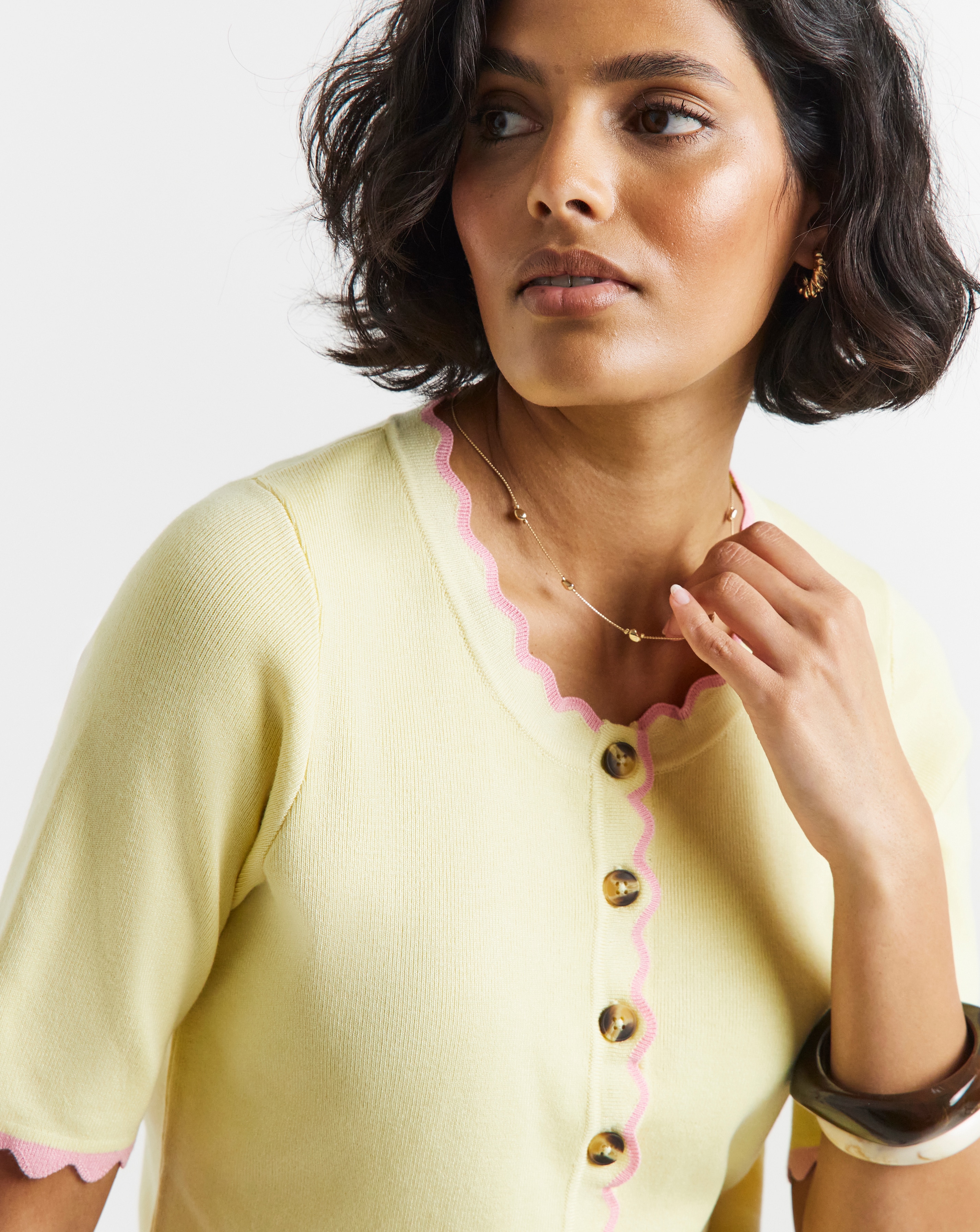 Contrast Yellow Scallop Detail Short Sleeve Cardigan | JD Williams