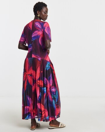 V Neck Drop Waist Pleated Dress