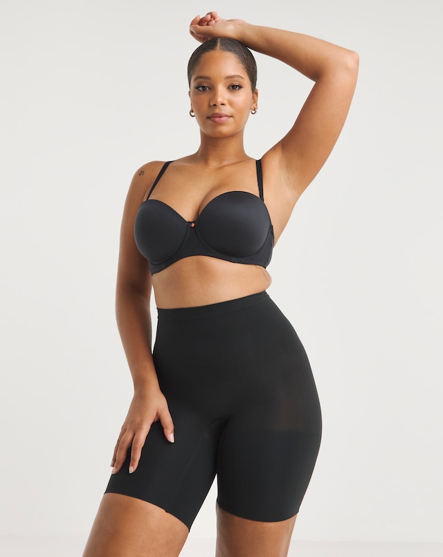 Spanx Everyday Seamless Medium Control Mid Thigh Short Black