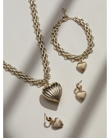 Mood Gold Ridged Heart Chunky Short Pendant