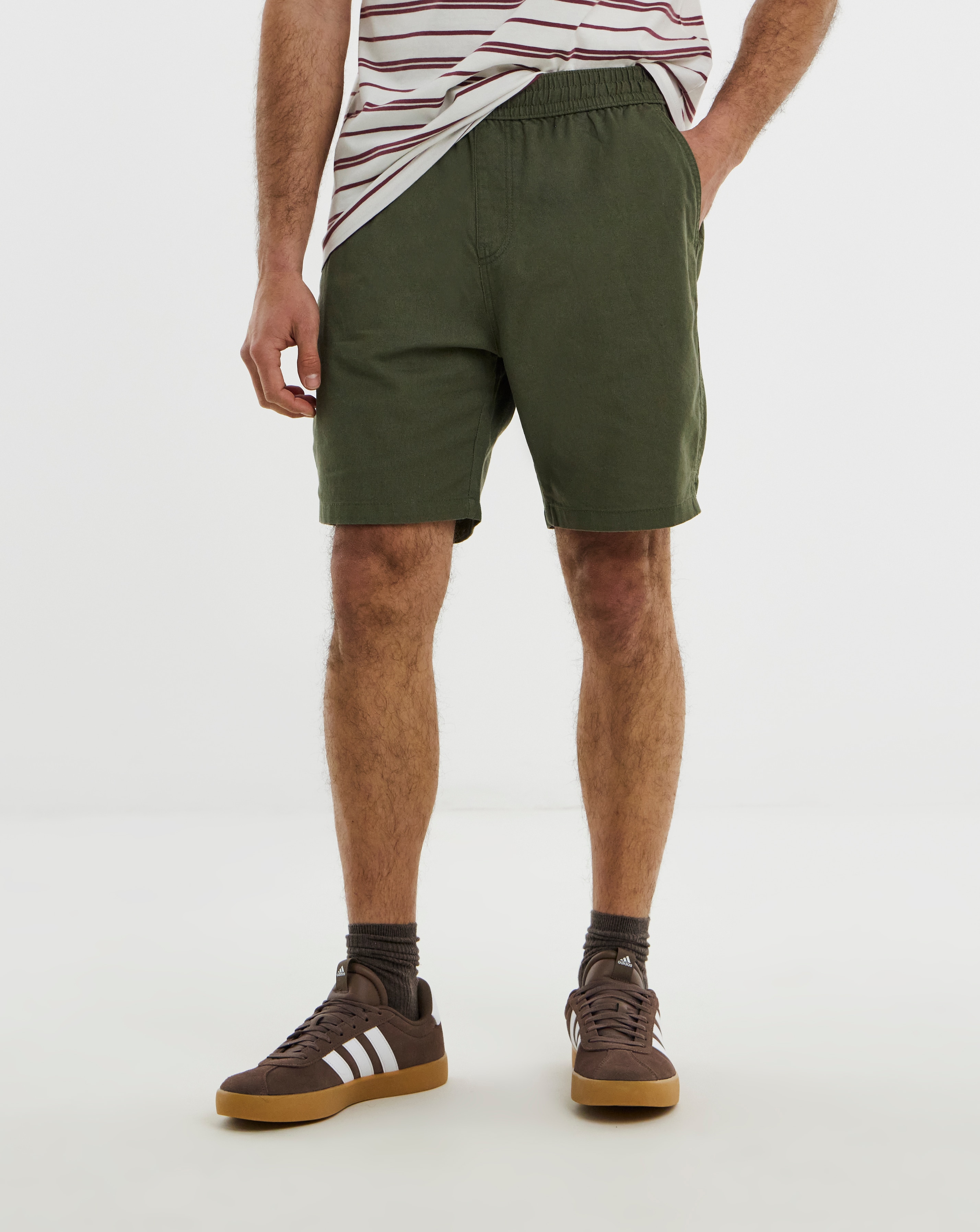 New In - Linen Blend Elasticated Short