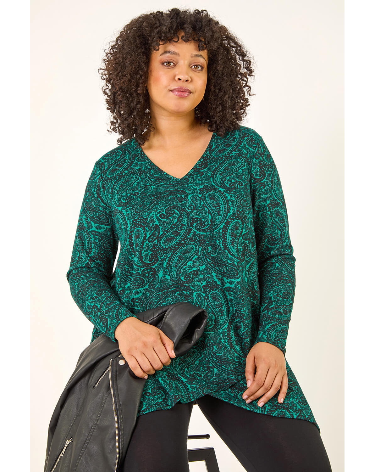 Roman Curve Paisley V-Neck Stretch Top