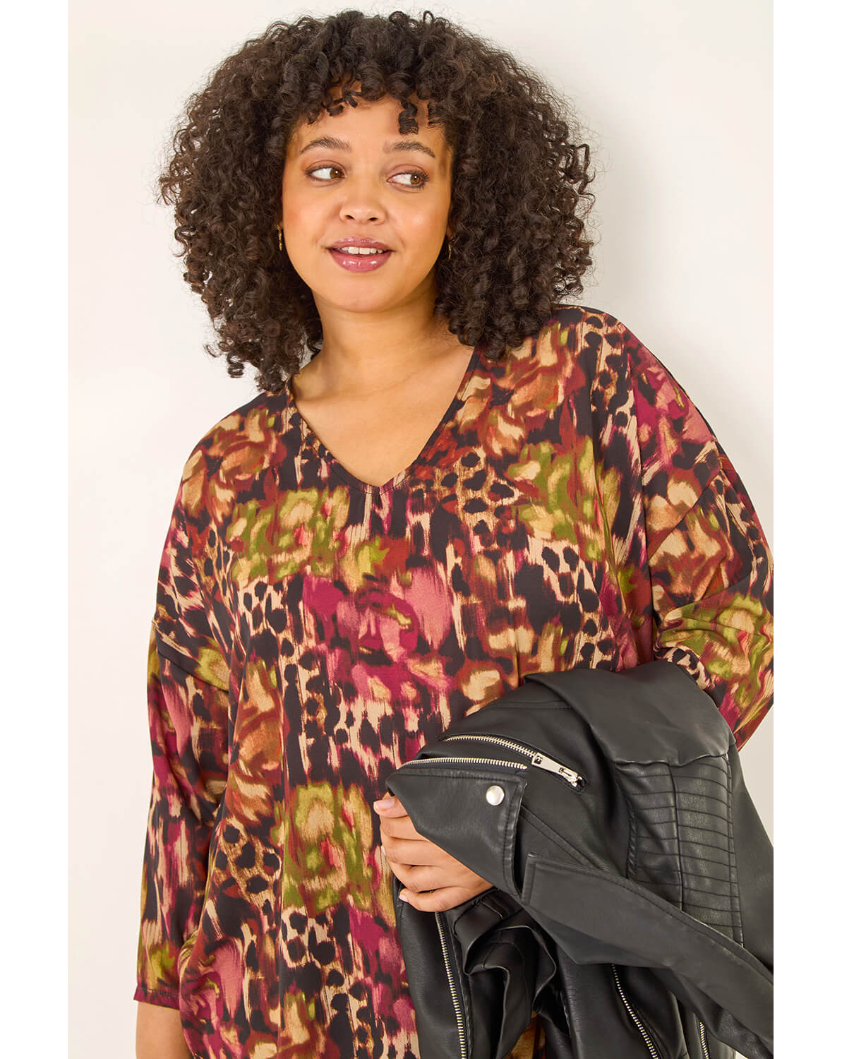 Roman Curve Animal Print V-Neck Top