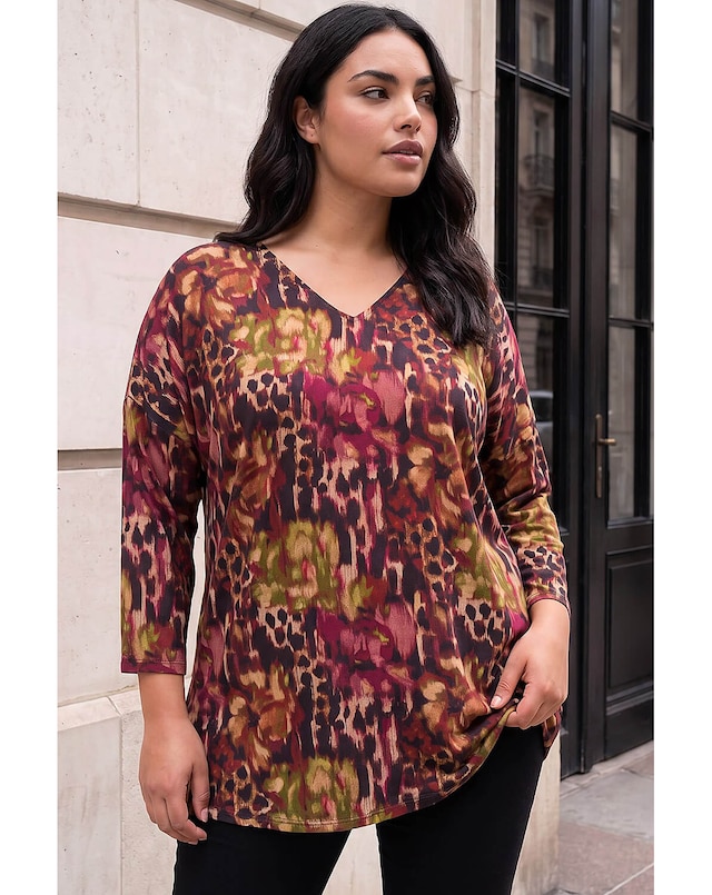 Roman Curve Animal Print V-Neck Top