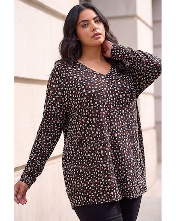Roman Curve Spotted V-Neck Stretch Top