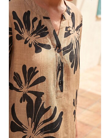 Roman Floral V-Neck Top