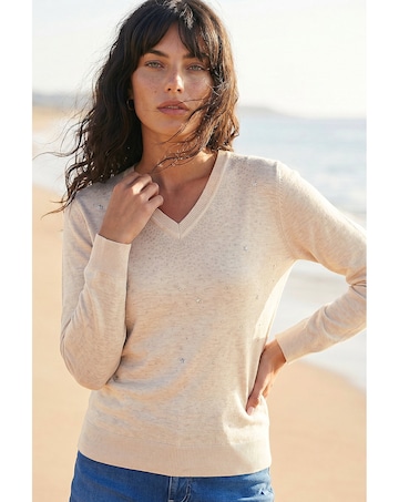 Roman V-Neck Star Hotfix Jumper