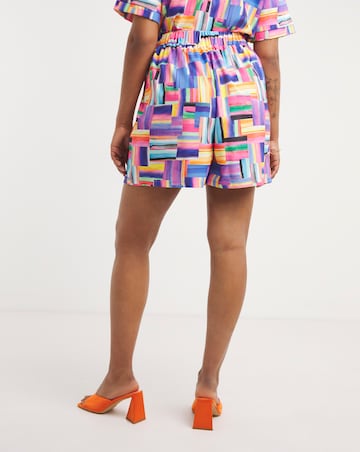 Twisted Wunder Primrose Shorts