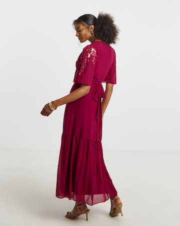 Hope & Ivy Petal Maxi Dress