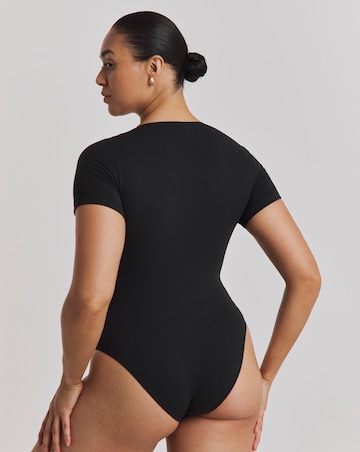 MAGISCULPT Light Control (2 Pack) Smoothing V-Neck T-Shirt Bodysuits Black/White