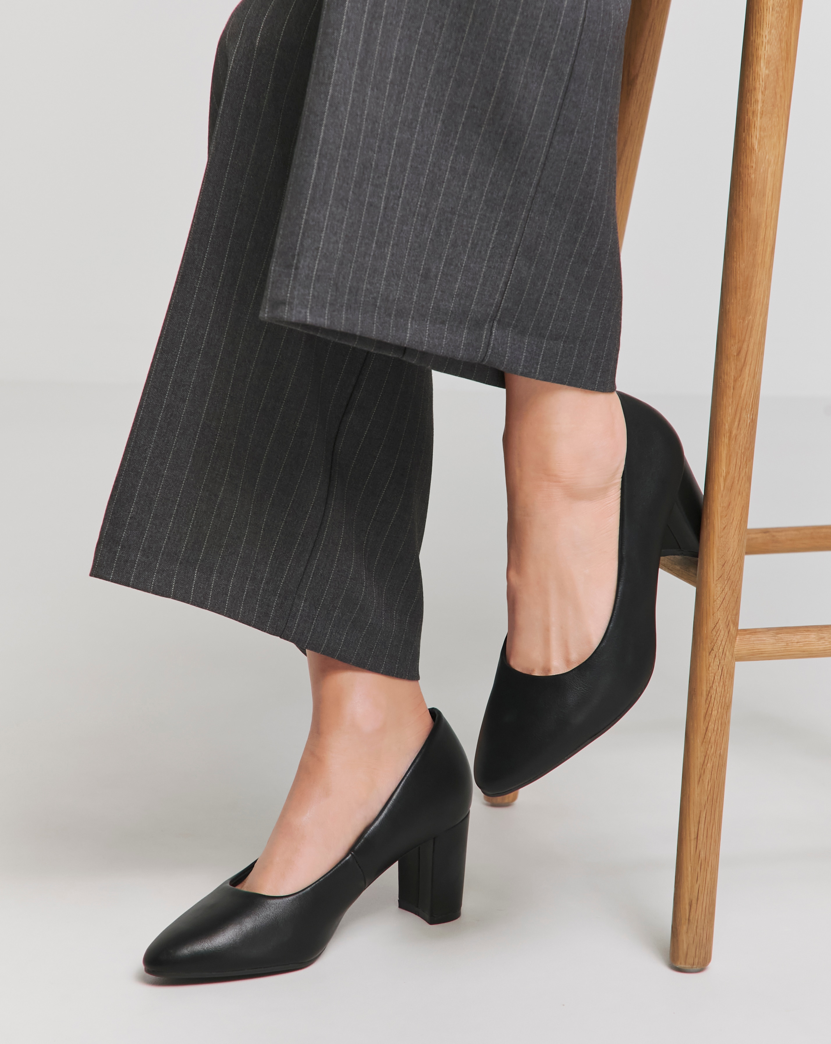 Comfort Flexible Court Shoe EEE Fit