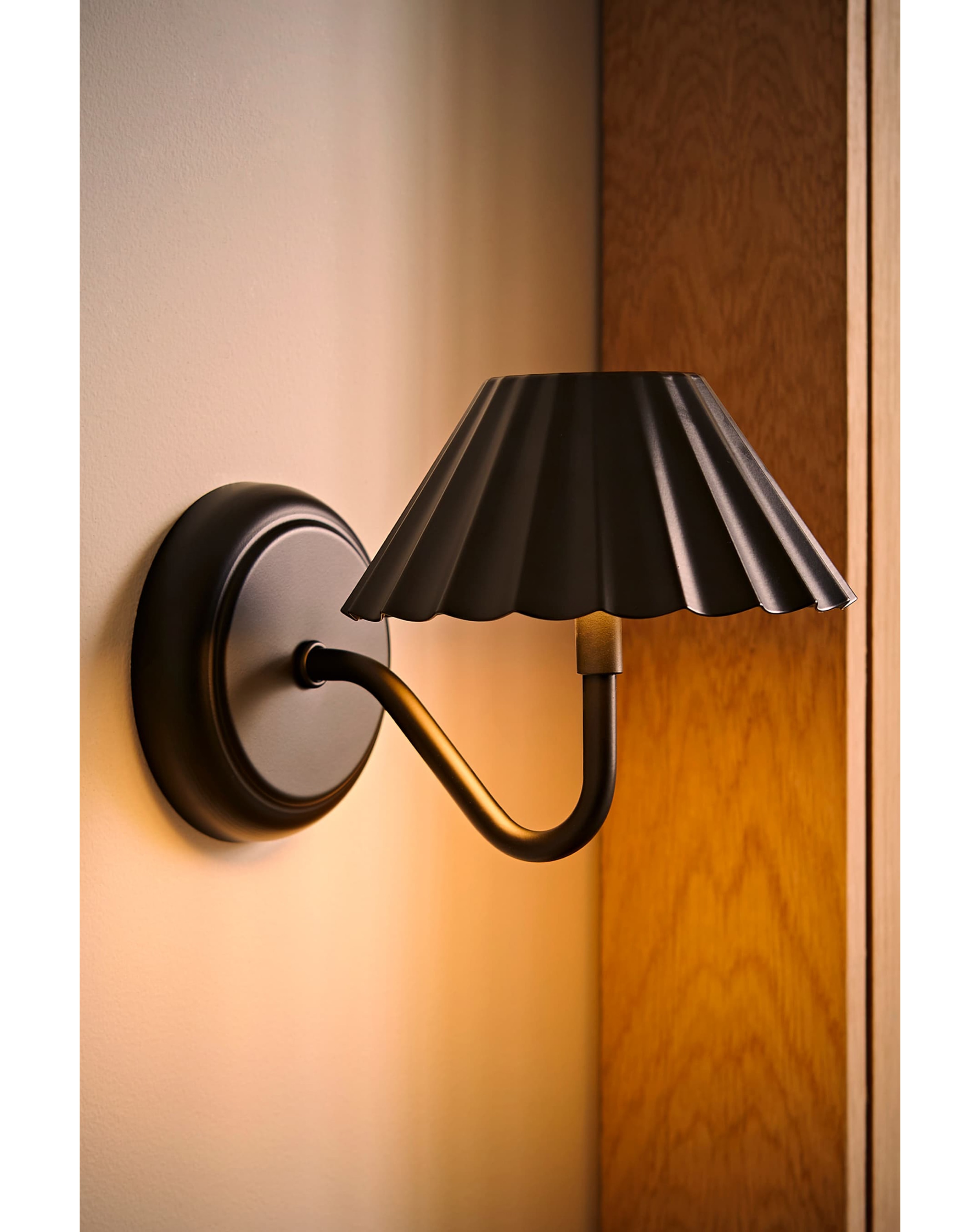 New In - Avery Black Rechargeable Wall Light