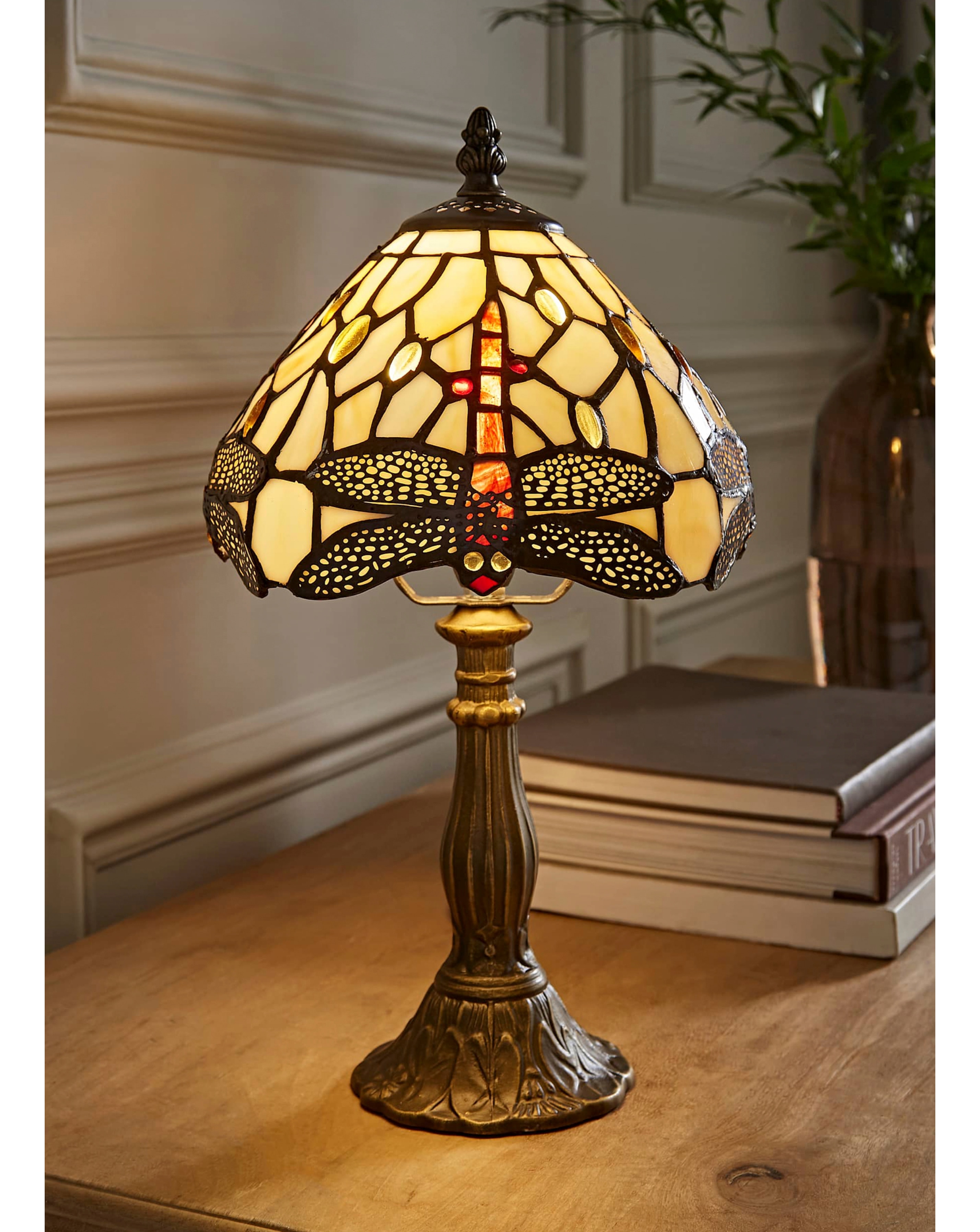New In - Tiffany Dragonfly Table Lamp
