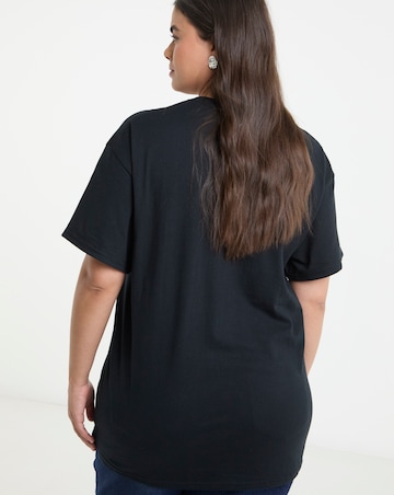 Black Stranger Things License T-Shirt