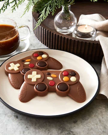 Decorated milk chocolate twin game controllers in gift box - 195mm