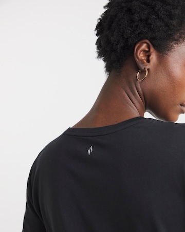 Skechers Pima V-Neck T-Shirt