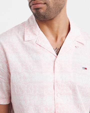 Tommy Jeans Short Sleeve Print Shirt - Pink