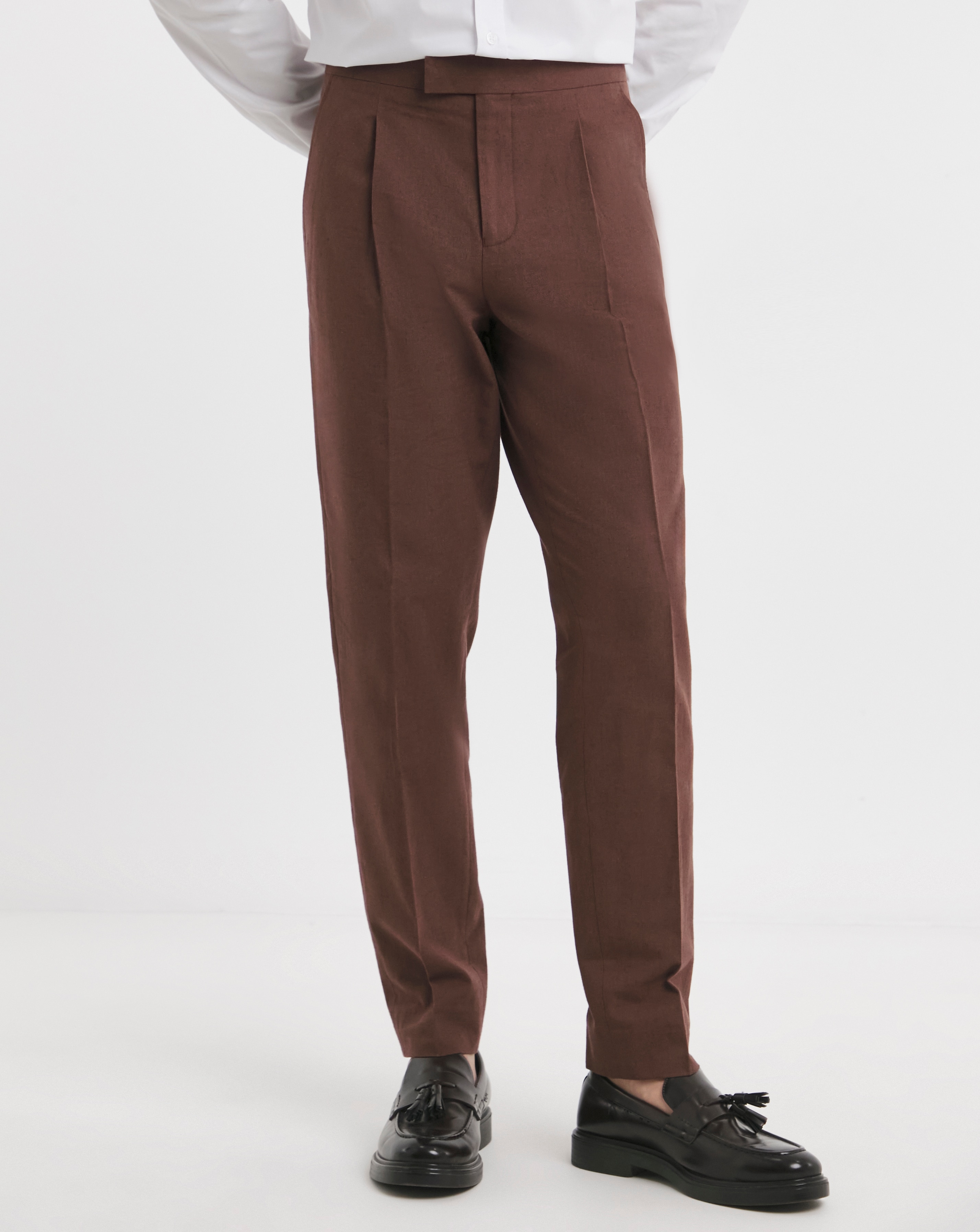 Linen Blend Tailored Pleat Front Trouser
