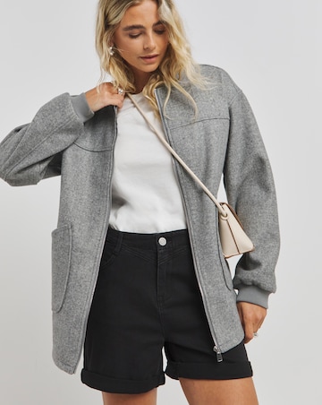 Cinch Back Loose Mom Shorts