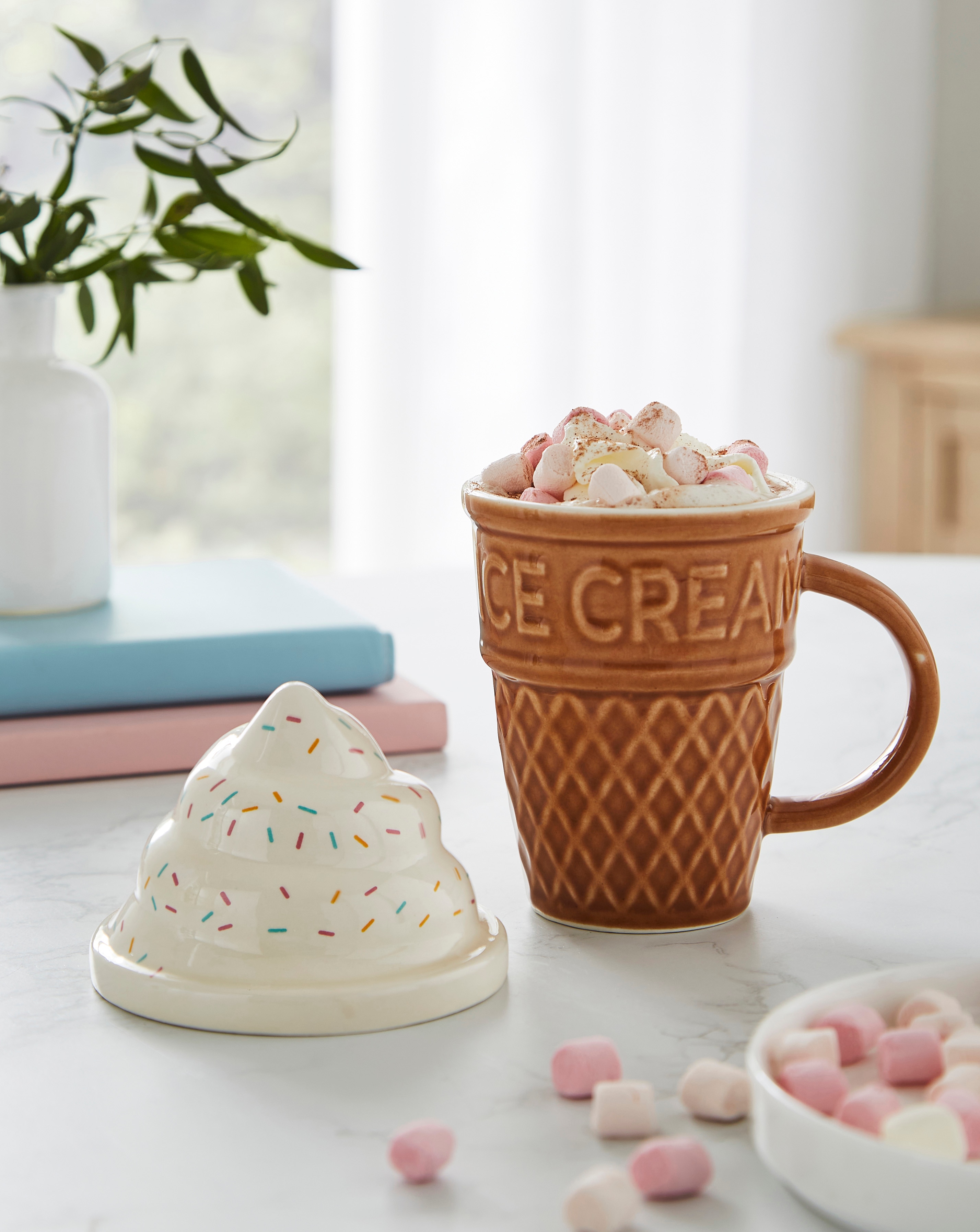 New In - Ice Cream Cone Lidded Mug
