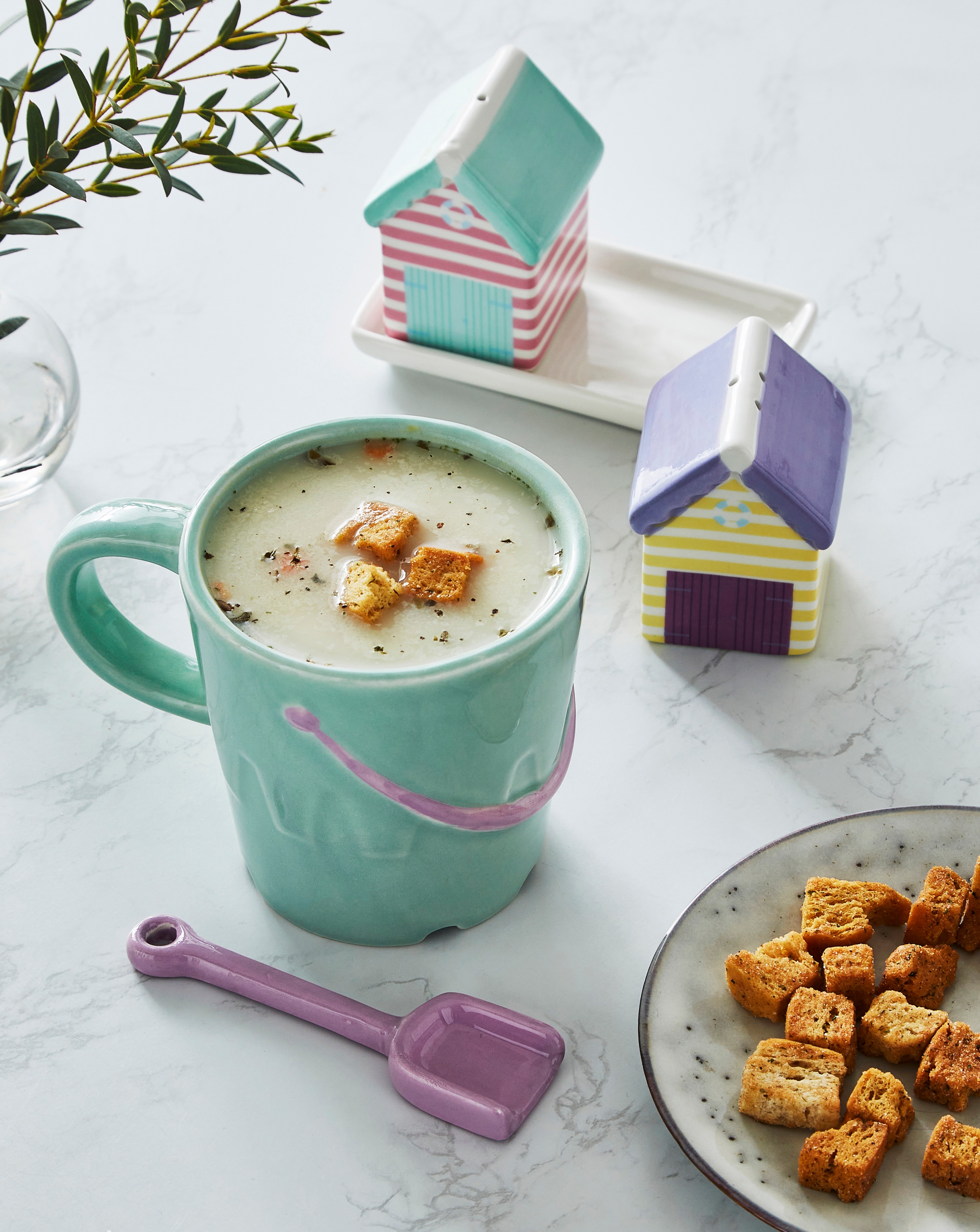 New In - Bucket Mug and Hut Salt & Pepper Set