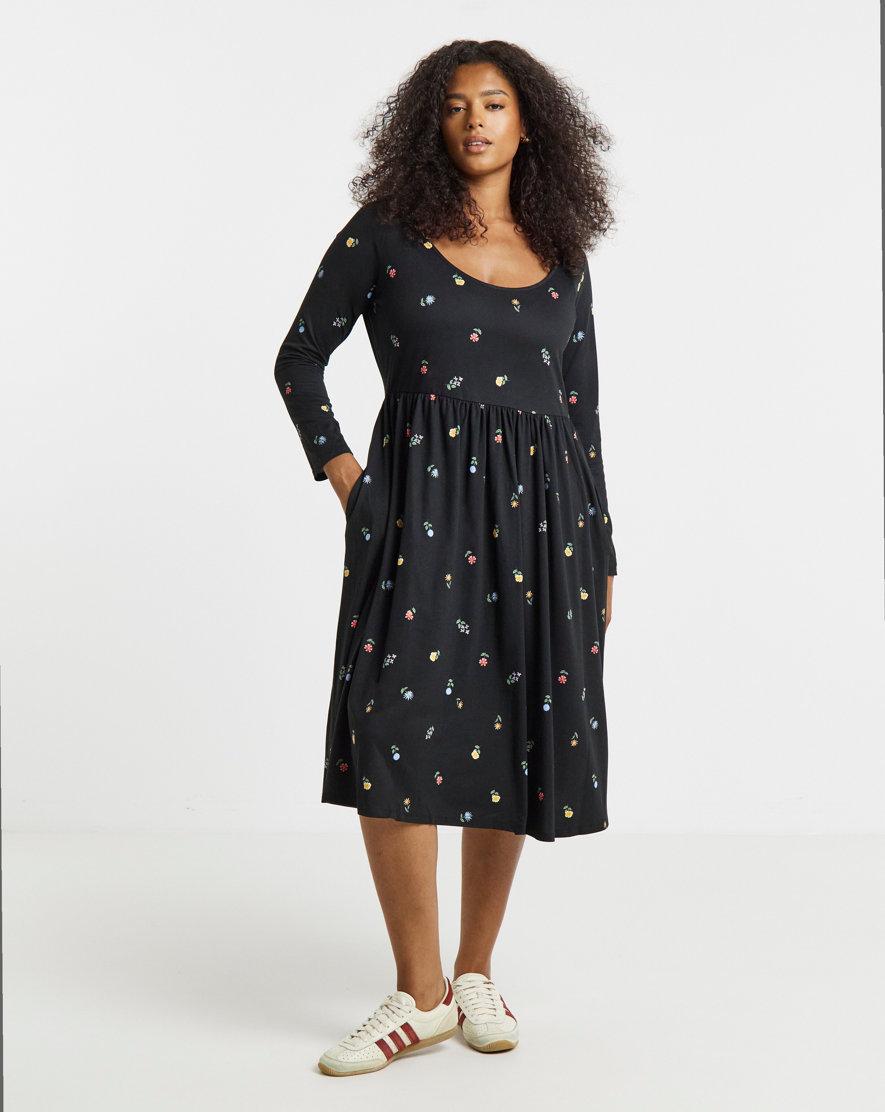 Scoop Neck Pocket Midi Dress