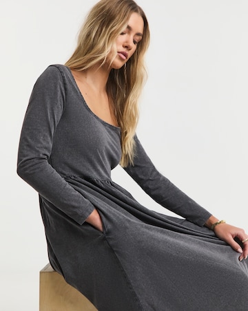 Acid Wash Jersey Scoop Neck Midi Dress With Pockets