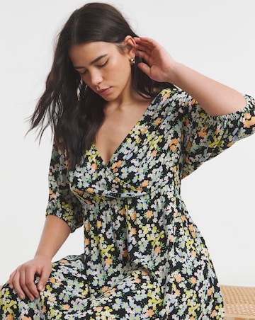 Simply Be Ditsy Print Crinkle Wrap Midi Dress